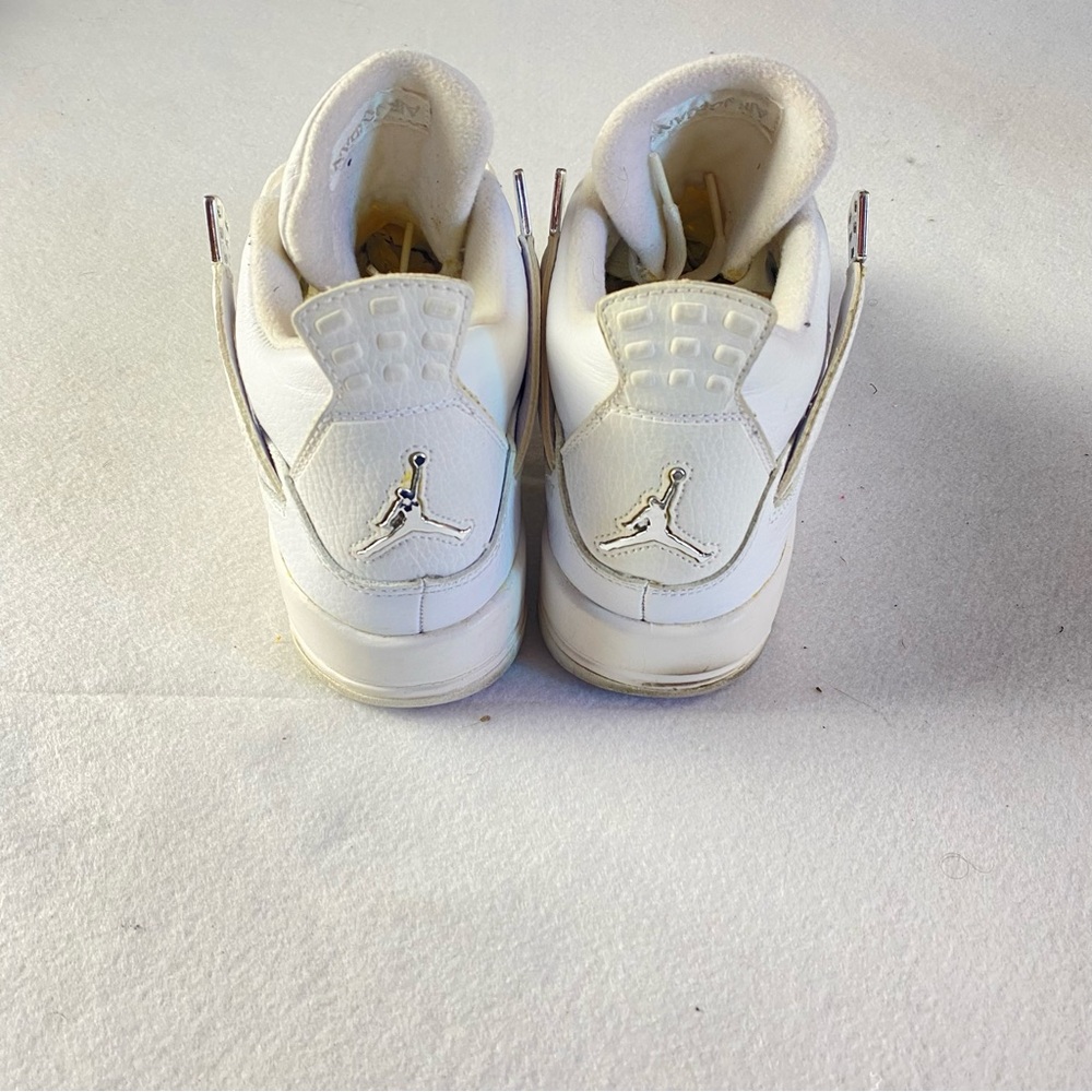 Nike Jordan Retro 4 Big Kids White Sneakers Size 5.5 Silver Jumpman Basketball - Picture 5 of 10